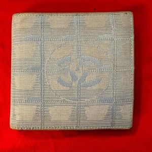 Authentic*RARE* Vintage Leather CHANEL Bifold Wallet W/ Snap pouch.